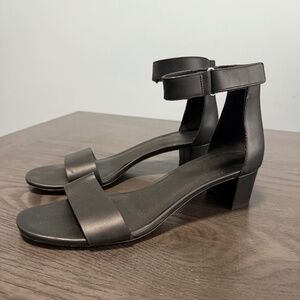 Vince Rita Minimalist Black Sandals Size 9‎ M
